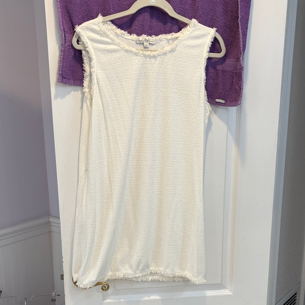 Green Envelope Cream Textured Tank Top